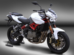 Benelli Café 600 - 08